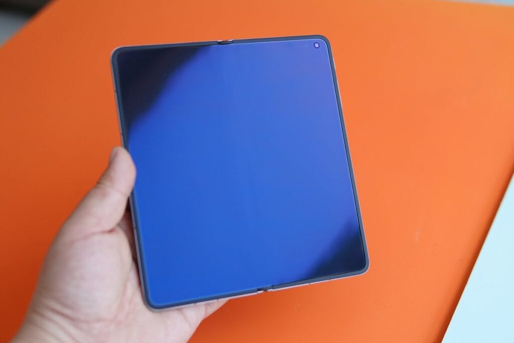 OPPO Find N6: Как работает технология "без складки" и почему это важно