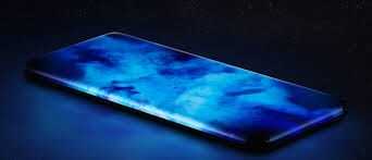 Квадро-изогнутые экраны возвращаются: как подэкранные камеры изменят дизайн
смартфонов