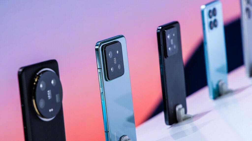 Фото Утечка: Xiaomi готовит весенний шквал новинок — смартфоны, умные часы и планшеты
с HyperOS