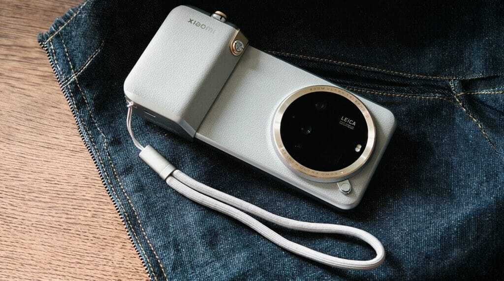 Xiaomi 17 Ultra получит держатель с функцией power-банка: эксклюзивные детали